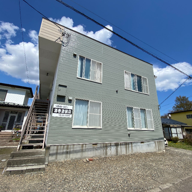 酒巻ハイツ２号棟の外観
