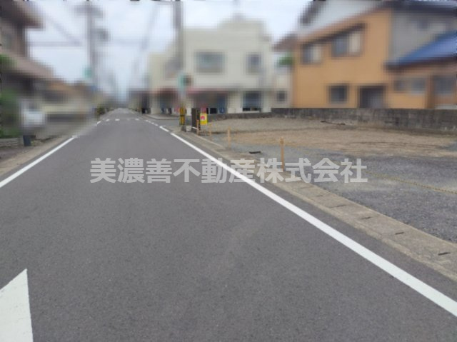６２００７　岐阜市黒野土地の前面道路含む現地写真
