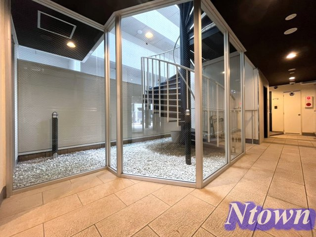 【ロビー】 | エルシア | 建物の内部です