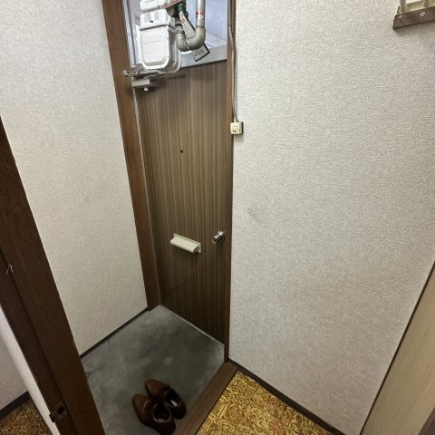 宝マンションの玄関