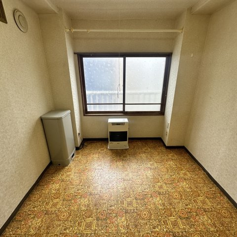 宝マンションの居間・リビング