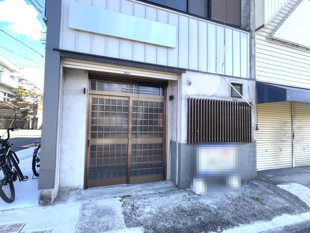 釜塚町店舗の外観