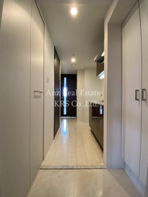 【玄関】 | エスリード阿波座ノースプレイス | ダウンライトが明るくオシャレな玄関♪