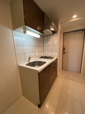 【キッチン】 | エスリード阿波座ノースプレイス | 照明付きで手元が明るくお料理しやすい♪