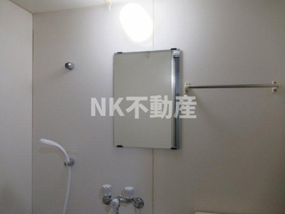 【浴室】 | エスタイル小阪(河内小阪賃貸） | お風呂に鏡があります
