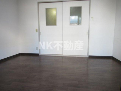 【居間・リビング】 | エスタイル小阪(河内小阪賃貸） | 洋室です