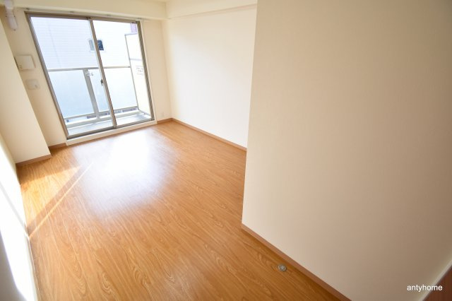 アリビオ千里豊津　仲介手数料無料の居間・リビング