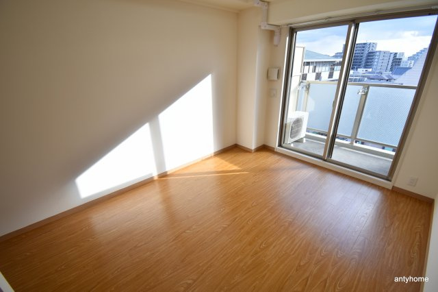 アリビオ千里豊津　仲介手数料無料の居間・リビング