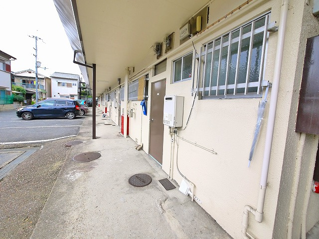 平和マンションのその他共用部分|明るい共有スペース