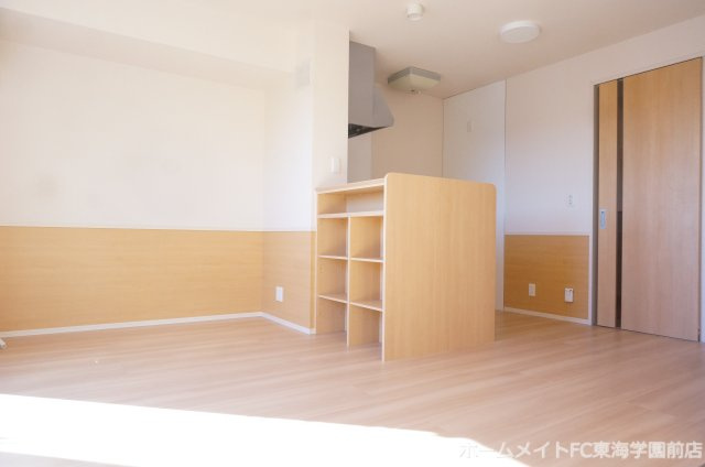 熊本市東区神園２丁目のアパートの居間・リビング