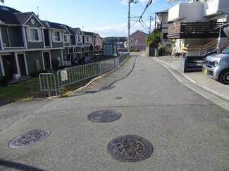 【前面道路含む現地写真】