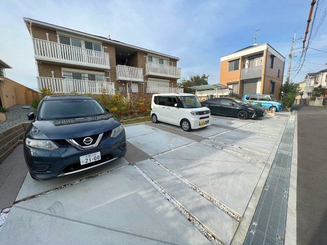 ヒルトップハウスの駐車場