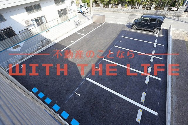 BRAVEBASEピースポポ【キャンペーン対象物件】の駐車場|カースペースがあります
