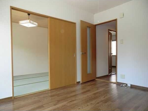 サンハイム鹿嶋の居間・リビング