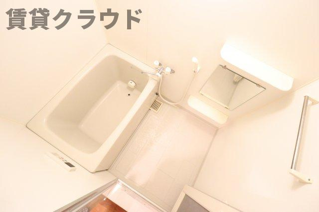 メゾン・ソレイユの浴室|落ち着いた空間のお風呂です