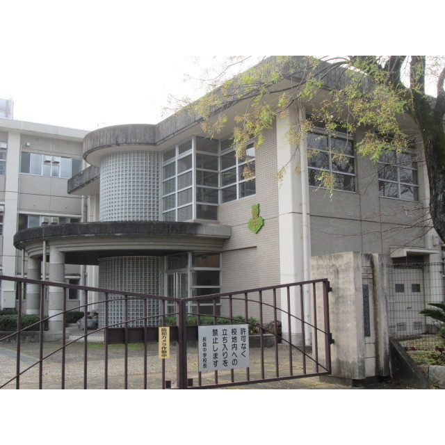 メゾン新明の周辺|長森中学校