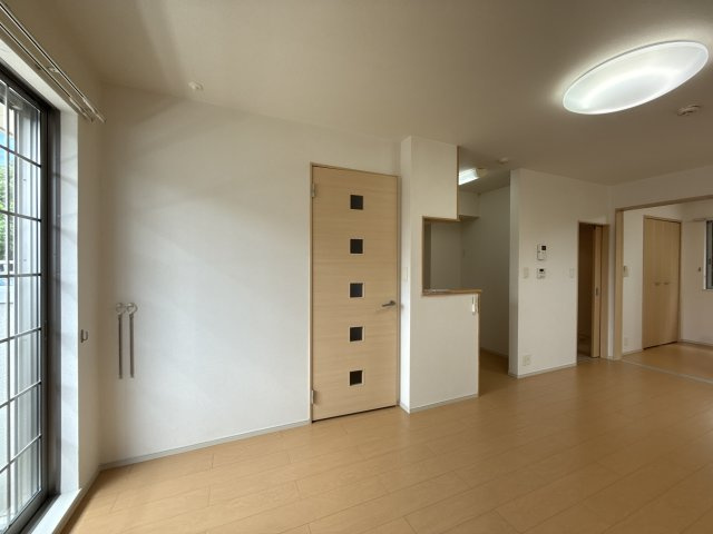 アンソレイエ飾磨　Ⅱ番館の居間・リビング