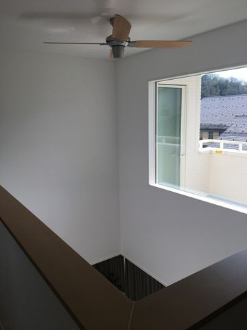 正法寺　中古戸建　3LDK+Sの内装|吹き抜けにはシーリングファンが付いています！