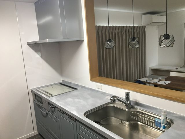 正法寺　中古戸建　3LDK+Sのキッチン|リビングの様子を見ながらお料理ができるカウンターキッチン♪