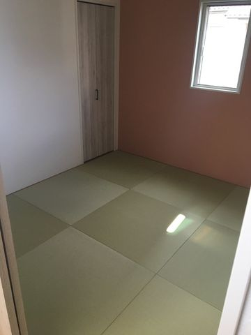 正法寺　中古戸建　3LDK+Sの内装|オシャレな琉球畳の1階5.5帖和室！