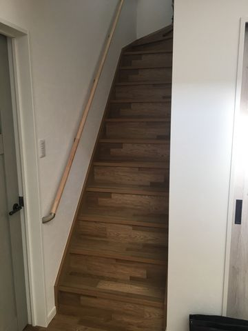 正法寺　中古戸建　3LDK+Sの玄関|階段は手すり付き！