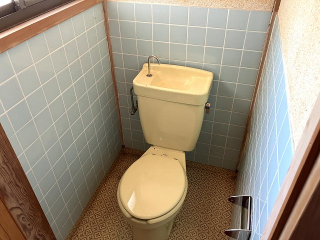 出石町松枝　中古戸建　4DKのトイレ