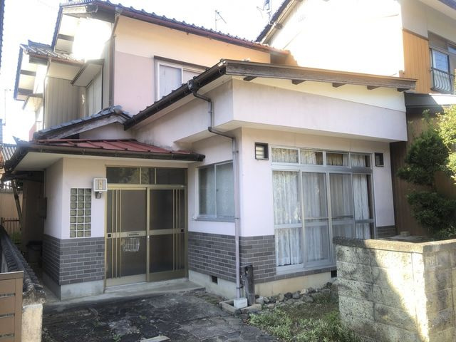 出石町東條 中古戸建 4K+Sの外観|昔ながらの石畳がオシャレな外観です♪