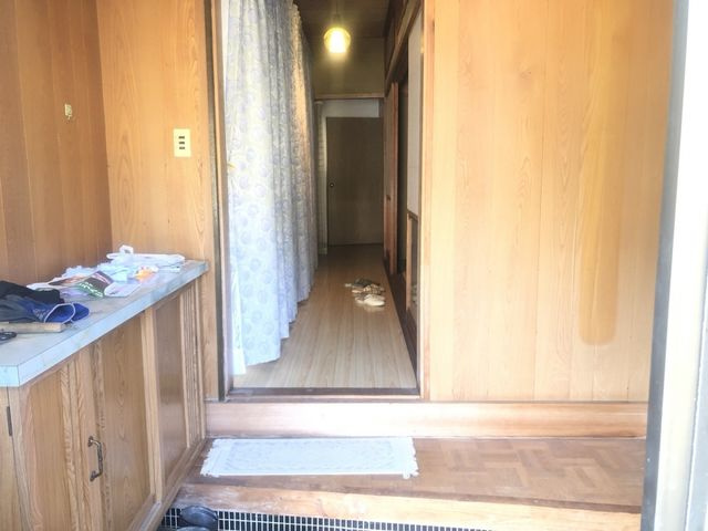 出石町東條 中古戸建 4K+Sの玄関|シューズボックス付きの玄関です♪