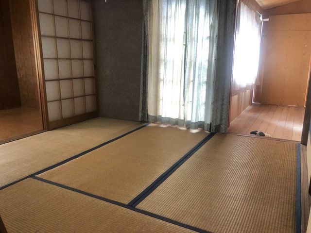 出石町東條 中古戸建 4K+Sの内装|2階4.5帖和室：押入付きです