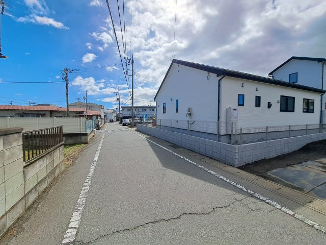 新築　高崎市足門町23-1期　LIGNAGE　1号棟の前面道路含む現地写真|現地写真　東側接道幅員約5ｍ