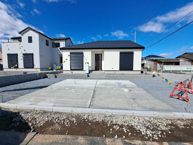 新築　高崎市足門町23-1期　LIGNAGE　1号棟の駐車場|現地写真　駐車スペースは並列2台分可能です！
