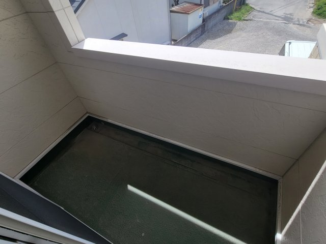 明石市二見町東二見のアパートのバルコニー