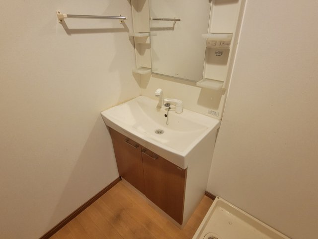 明石市二見町東二見のアパートの洗面所