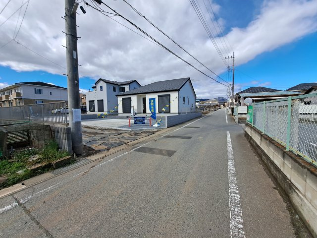 新築　高崎市足門町23-1期　LIGNAGE　2号棟の前面道路含む現地写真|現地写真　東側接道幅員約5ｍ