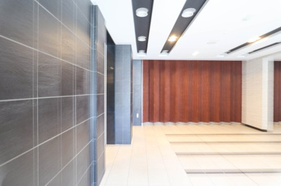 【エントランス】 | エスリード福島リバーフロント | エントランスホールにメールボックスと宅配ボックスが有ります♪