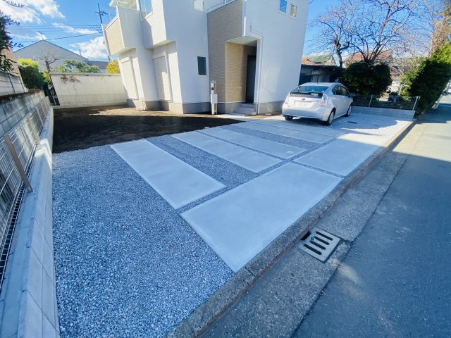 新築　前橋市文京町3期　GRAFARE　1号棟の駐車場|現地写真　駐車スペースは並列2台分可能です！