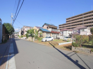 【前面道路含む現地写真】