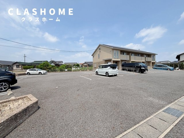 プラザセレステ　A　　　刈谷市近郊の賃貸はクラスホームの駐車場
