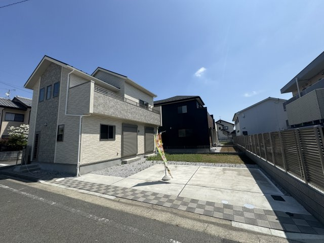 新築　前橋市文京町2丁目　Blooming　Garden　1号棟の駐車場|現地写真　駐車スペースは並列3台分可能です！