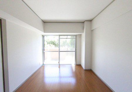 パストラル羽衣の居間・リビング|ゆったりとした居間です