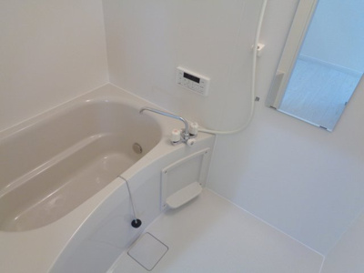 【浴室】 | URBAN CUBIC 東台Ⅱ C棟 | 写真は201号室です。