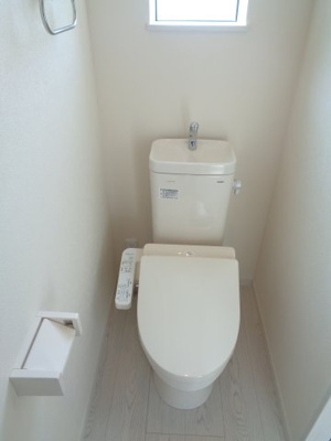 【トイレ】 | URBAN CUBIC 東台Ⅱ C棟 | 写真は201号室です。