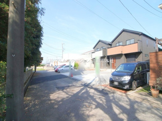 【前面道路含む現地写真】