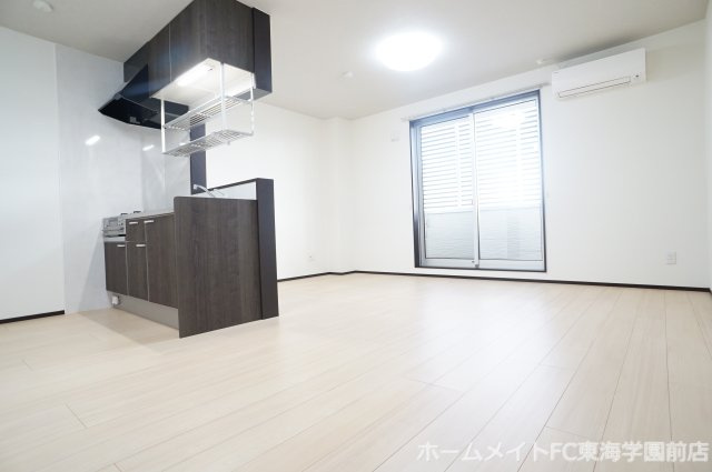 熊本市東区小山２丁目のアパートの居間・リビング