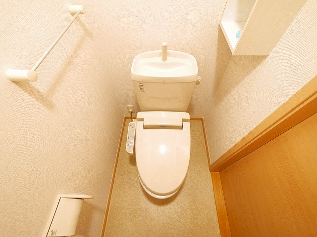 パイン　ヒルのトイレ|コンパクトで使いやすいトイレです