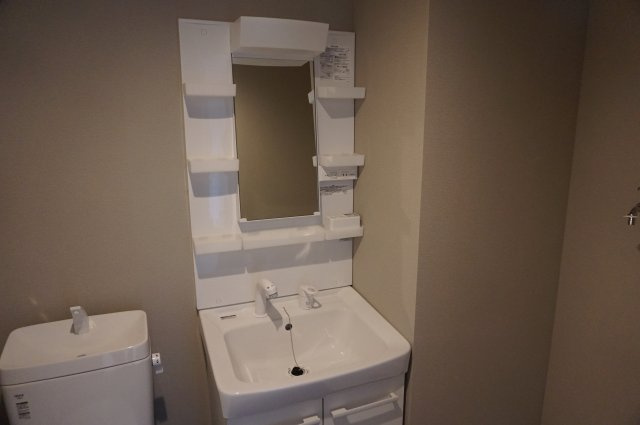 リビングライフ長瀬EASTⅡの独立洗面台