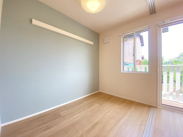 エバーグリーンの洋室