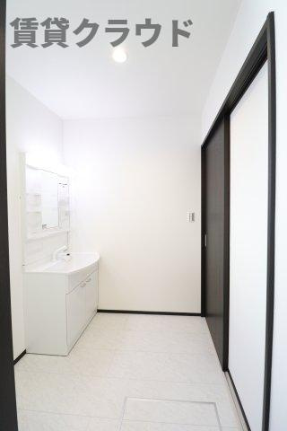 GKタウンの洗面所|ゆったりとスペースのある洗面所