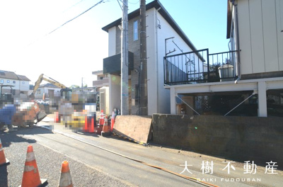 【前面道路含む現地写真】 | 海老名市国分南2丁目 新築戸建て 全1棟　【仲介手数料無料】 | ※令和5年11月中旬に撮影