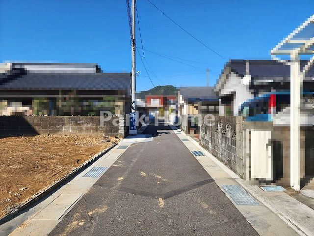 高知市瀬戸西町-建築条件付き-売土地の前面道路含む現地写真